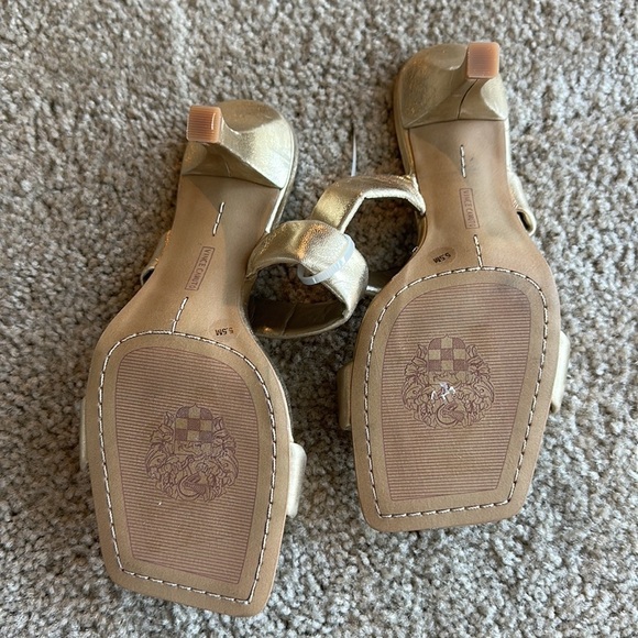 NEW! Vince Camuto Aslee Mule Gold Slip On Heels- Size 5.5📦 - Picture 7 of 7